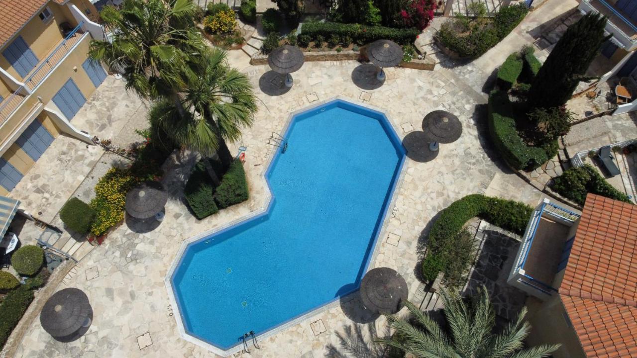 Regina Gardens Lovely Apartment Paphos Exterior foto