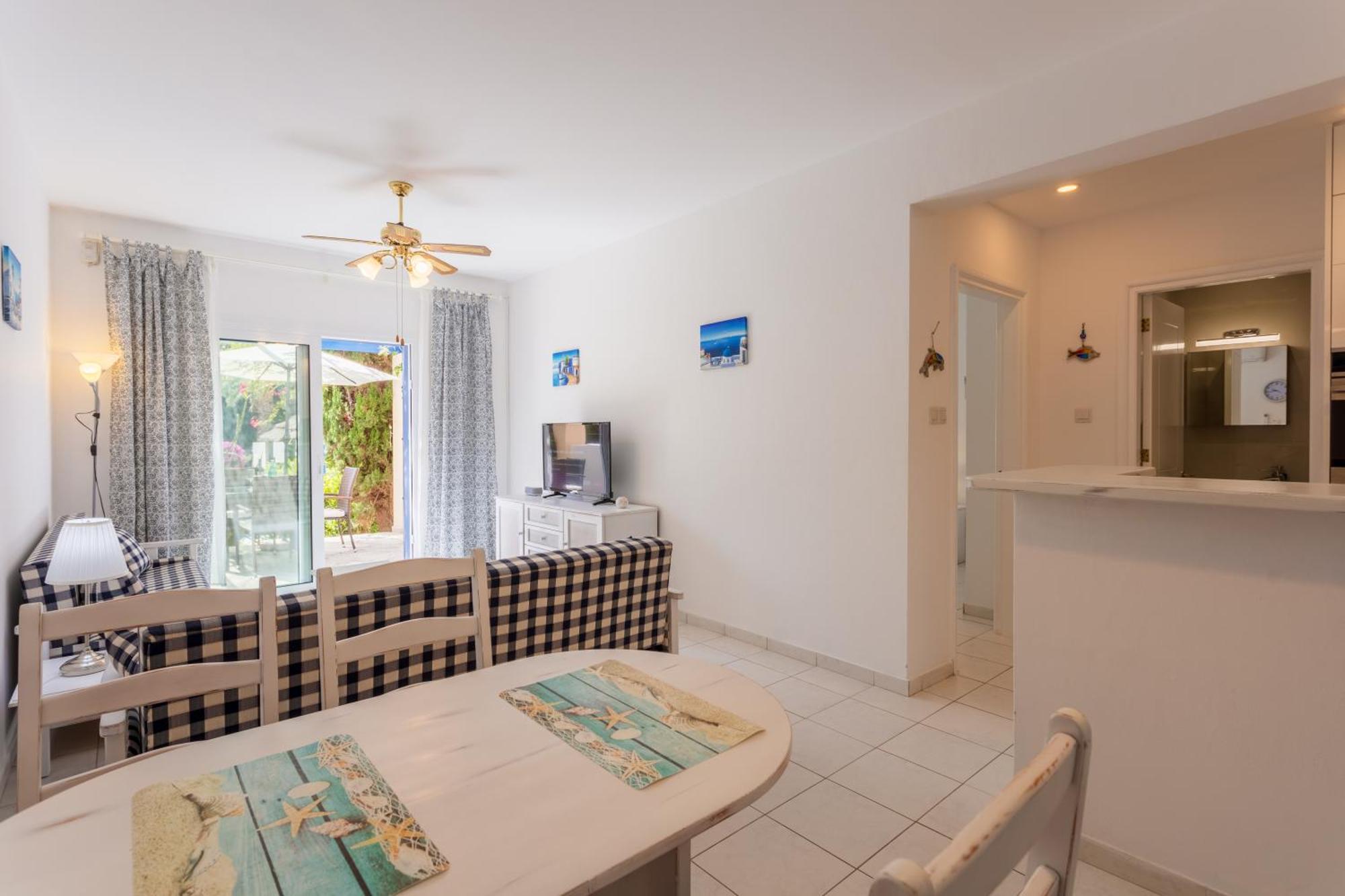 Regina Gardens Lovely Apartment Paphos Exterior foto